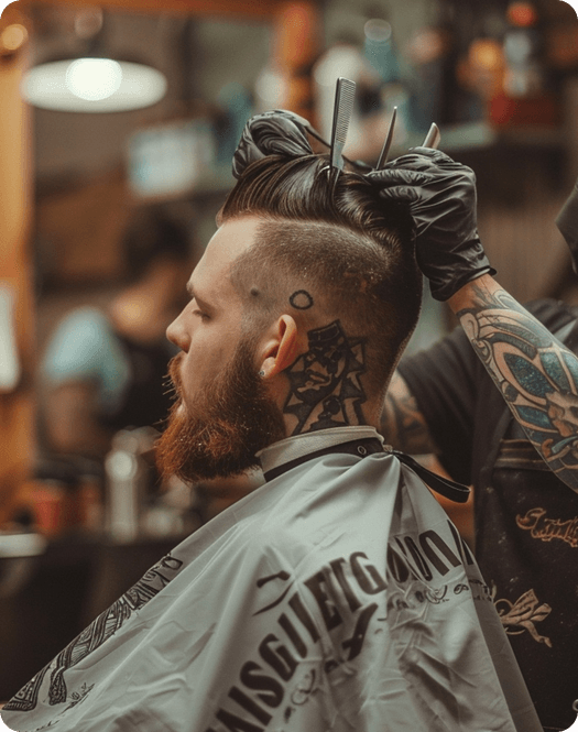 Barber radi klasično šišanje u modernom barber shopu
